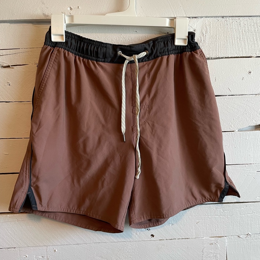 Vuori Athletic Shorts Brown and Black Lightweight Design